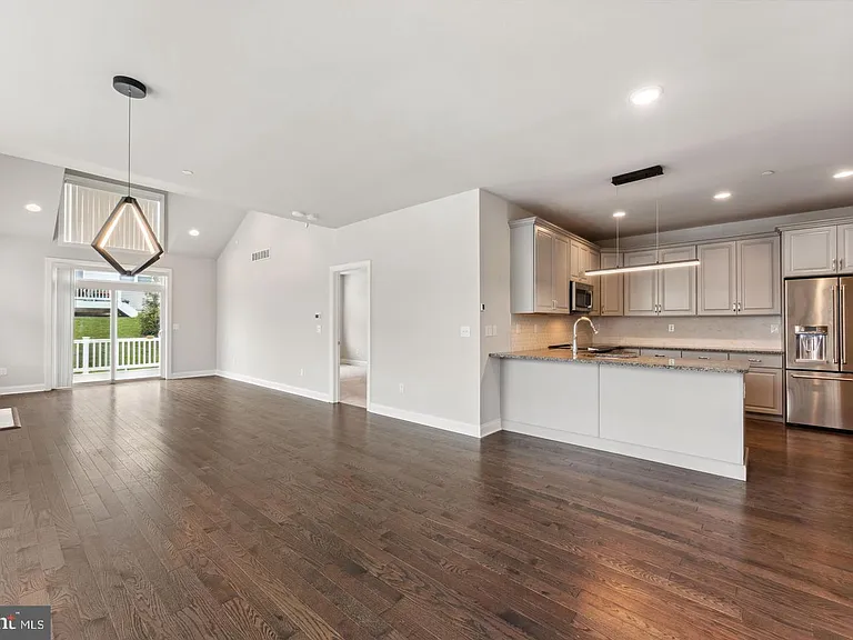 38 Lacey Ln — Photo 7