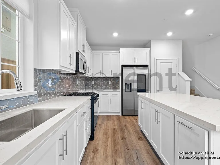 5694 Loray Ln — Photo 9
