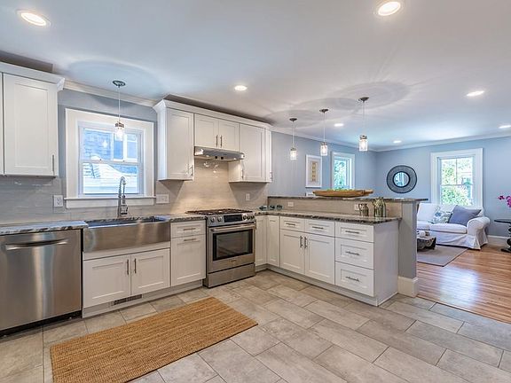 3rd image of 14 Arlington St