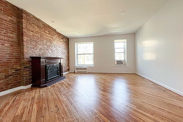 1st image of 157 W 120th St #4