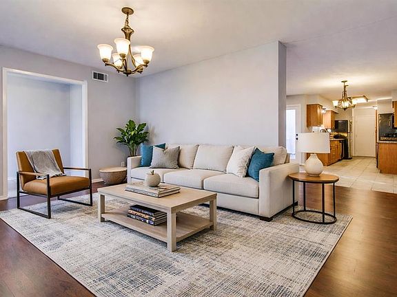 3rd image of 505 Melrose Dr #505