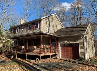 206 Scotch Pine Dr, Pocono Summit, PA