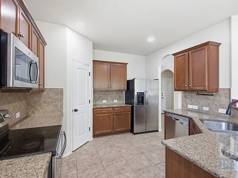 18713 Falcon Pointe Blvd — Photo 8