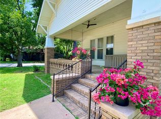 200 N Avenue B, Elgin, TX 78621