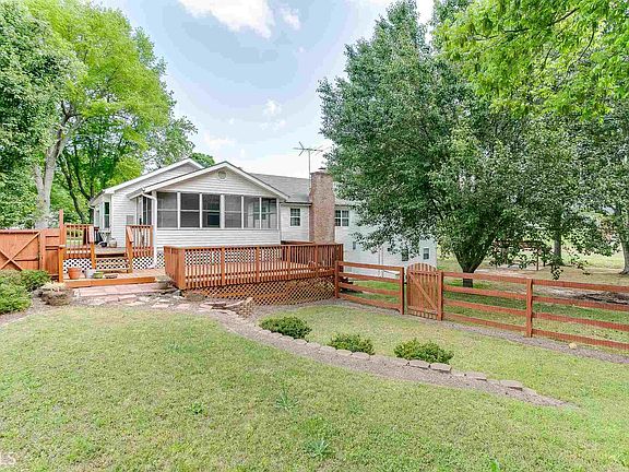 2nd image of 299 Willowwind Dr