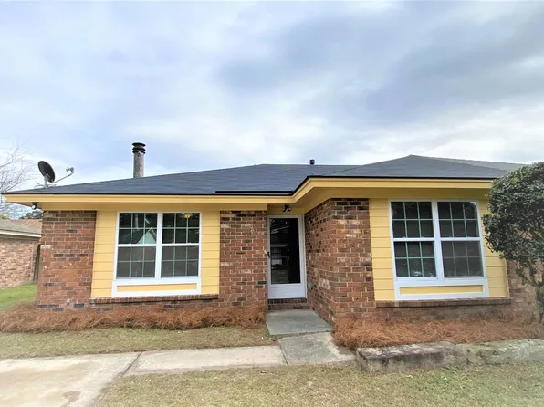 4 Peach Blossom Ct, Savannah, GA 31419