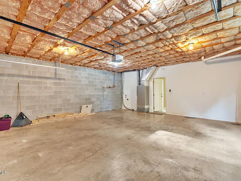 1125 Faye St — Photo 26