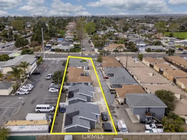 2168 Placentia Ave, Costa Mesa, CA 92627