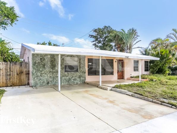 2550 NE 8th Ter