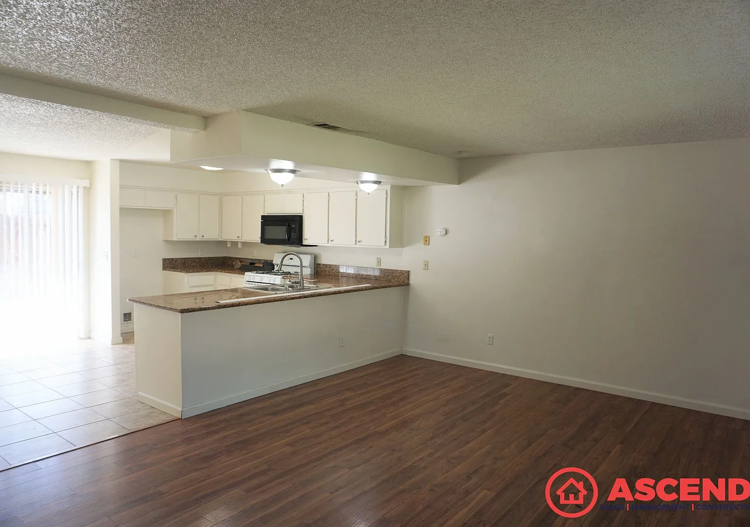 11900 Handel Avenue — Photo 2
