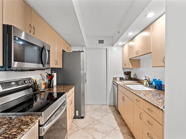 6917 Collins Ave #1609 — Photo 8