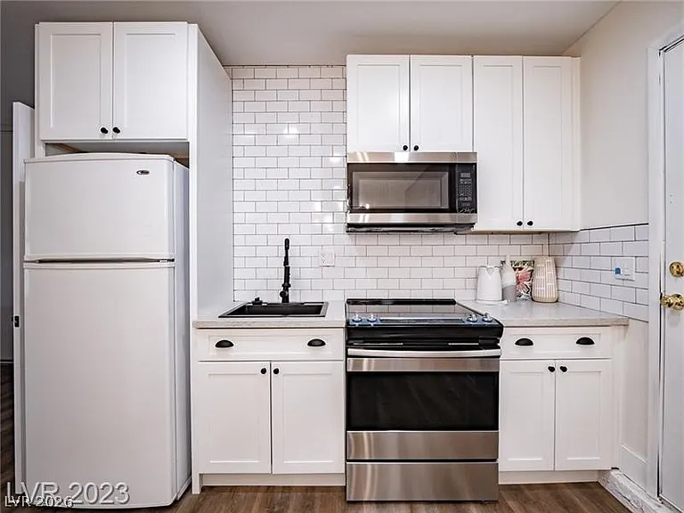 6488 Creston Ave — Photo 40