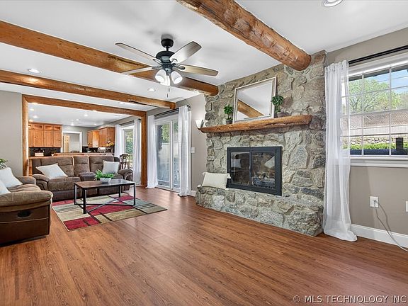 3rd image of 2111 Neptune Ct