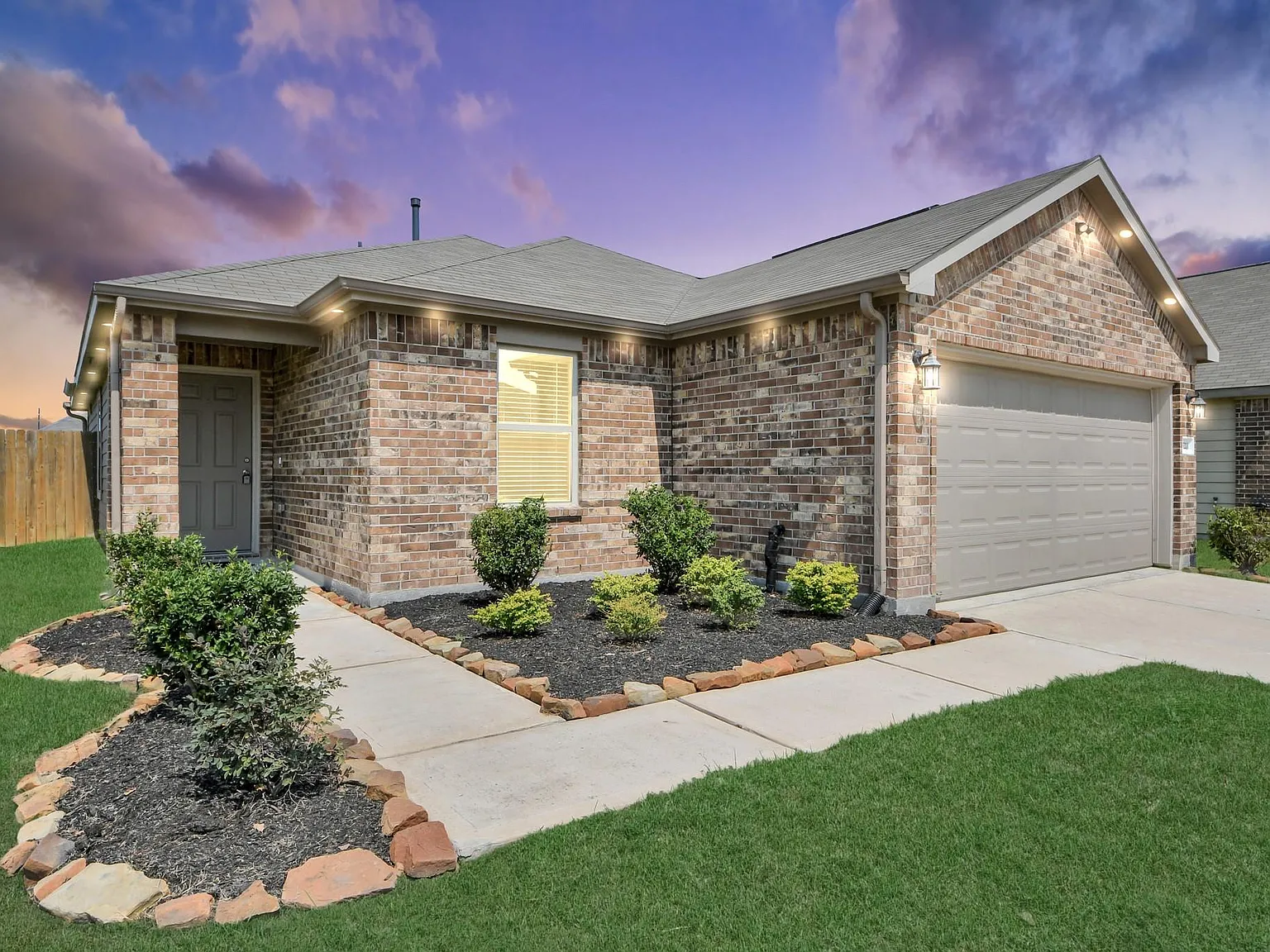 3 bed, 2.0 bath, 1368 sqft, $1,800 — Photo 4