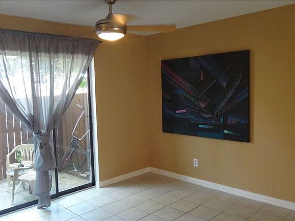 4th image of 922 Fannin St APT 105