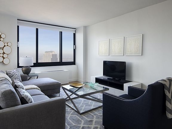3rd image of 105 Duane St APT 28F