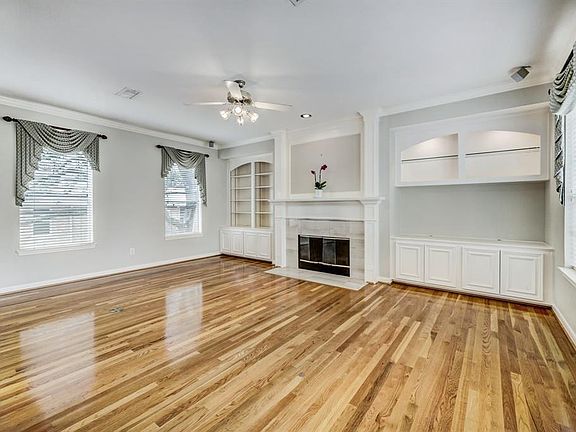 2nd floor living (no furniture)