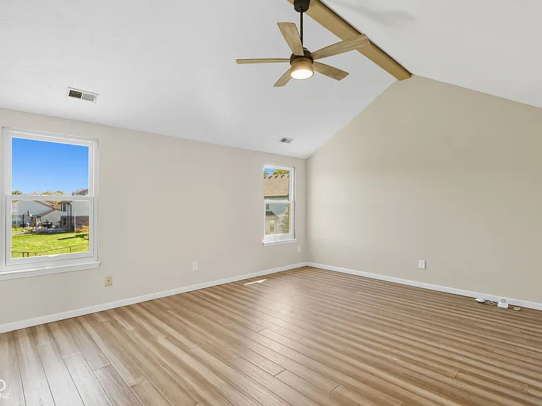 7975 Meadow Bend Cir — Photo 38