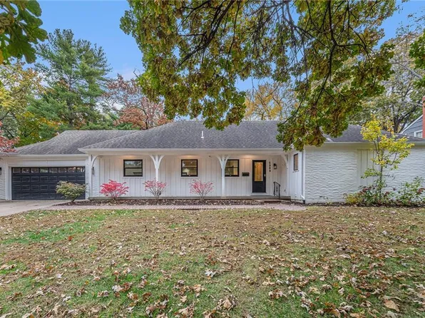 4909 W 68th St, Prairie Village, KS 66208