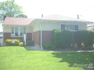 621 Midvale Ave, East Meadow, NY 11554