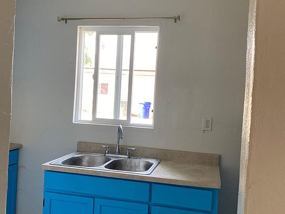 4th image of 8447 Palmetto Ave