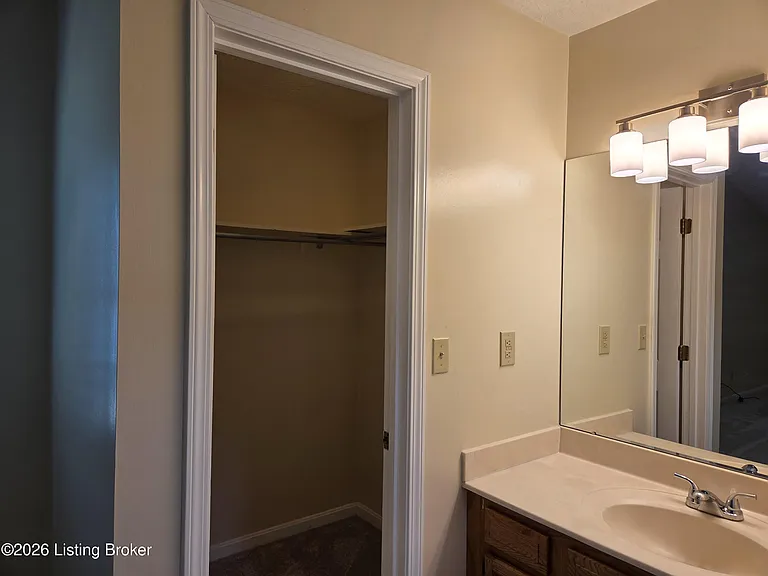 4204 Holly Tree Dr — Photo 20