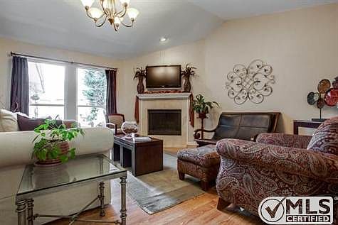 3rd image of 4521 Fargo Dr