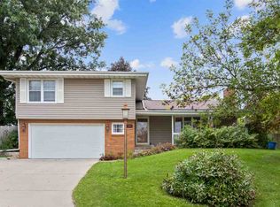 805 13th Ave, Coralville, IA 52241