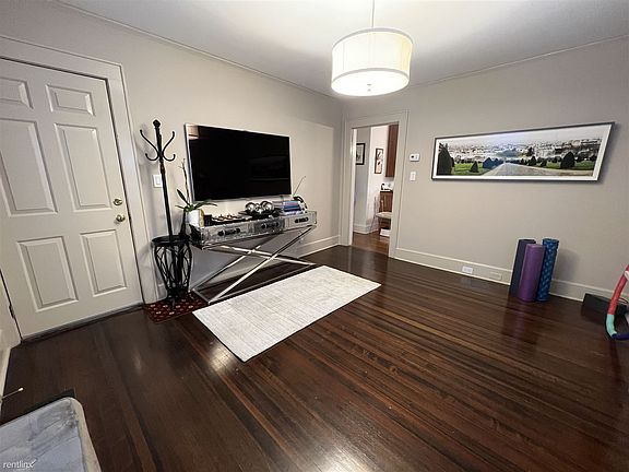 22EAE160-A03F-495E-AB72-6C0D1DF13200