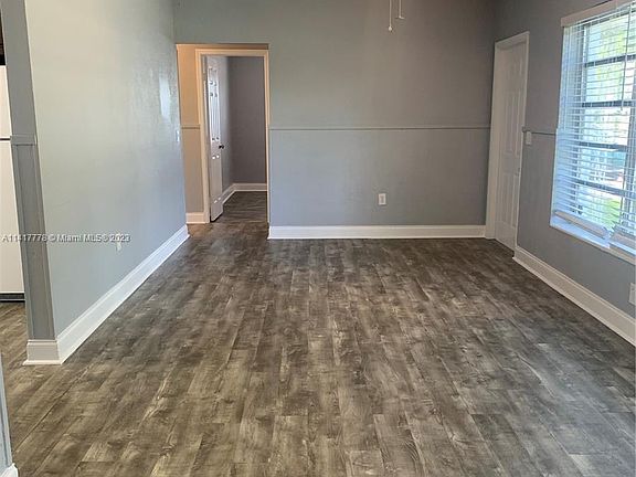 5th image of 720 Carolina Ave