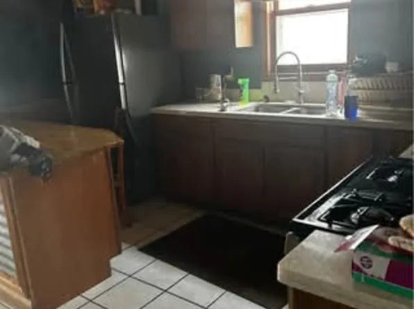 (undisclosed Address), Milwaukee, WI 53215