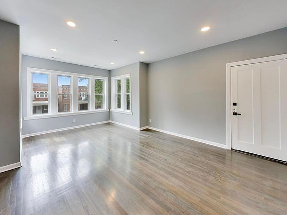 2nd image of 1051 N Massasoit Ave