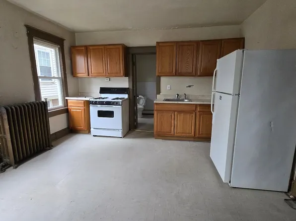 45 N Clinton St #1F, Poughkeepsie, NY 12601
