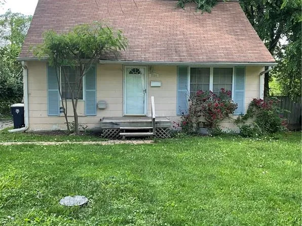 7504 E 49th St, Kansas City, MO 64129