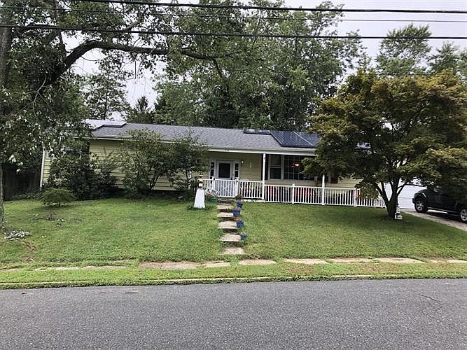 2nd image of 711 Wakefield Rd