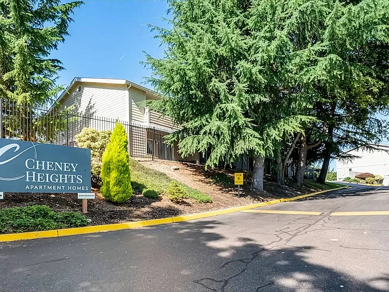 Cheney Heights Apartments — Photo 8