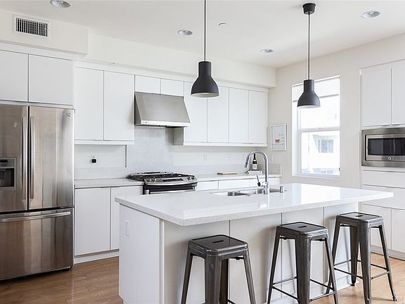5th image of 139 Tribeca Way