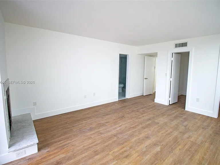 1222 Hillsboro Mile #15 — Photo 15
