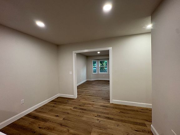 5th image of 30 Broad Vista Blvd