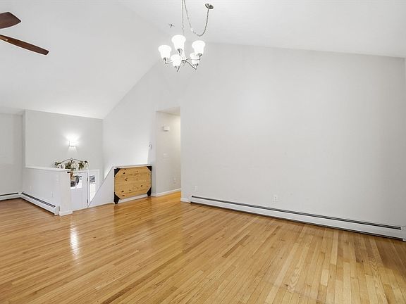 5th image of 661 Wheelwright Rd