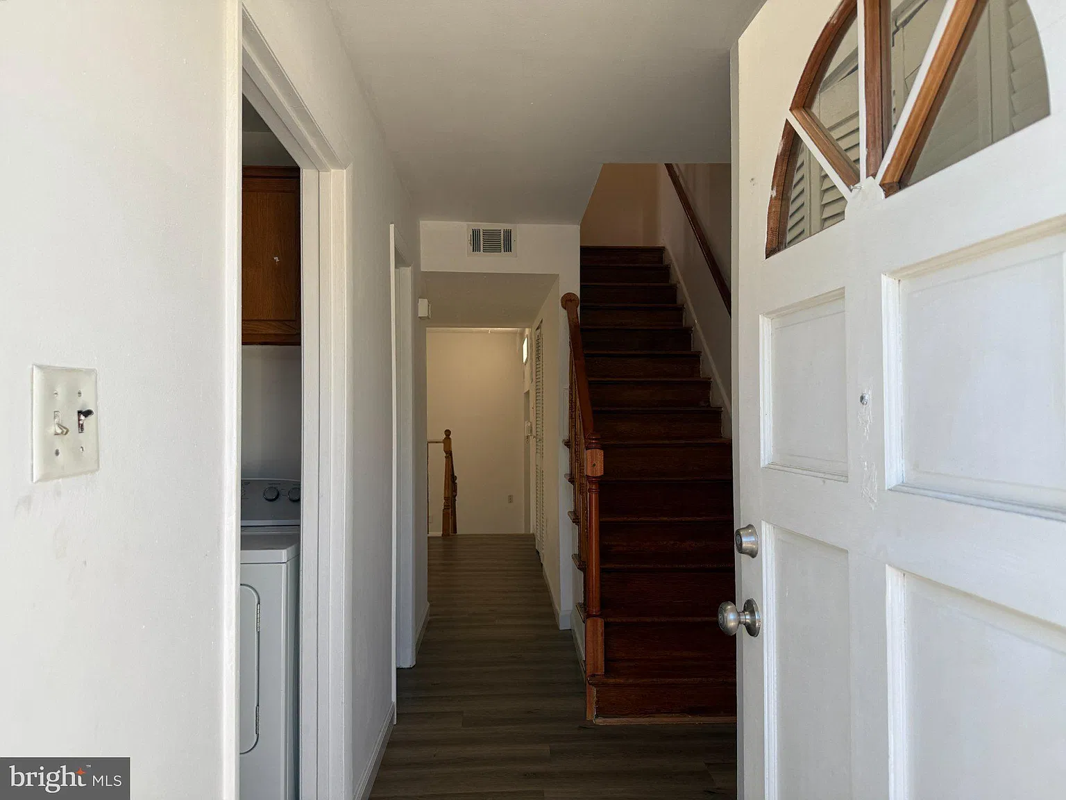 3 bed, 3.0 bath, 1440 sqft, $2,350 — Photo 3