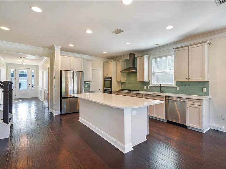 1309 Enfield Ln — Photo 11