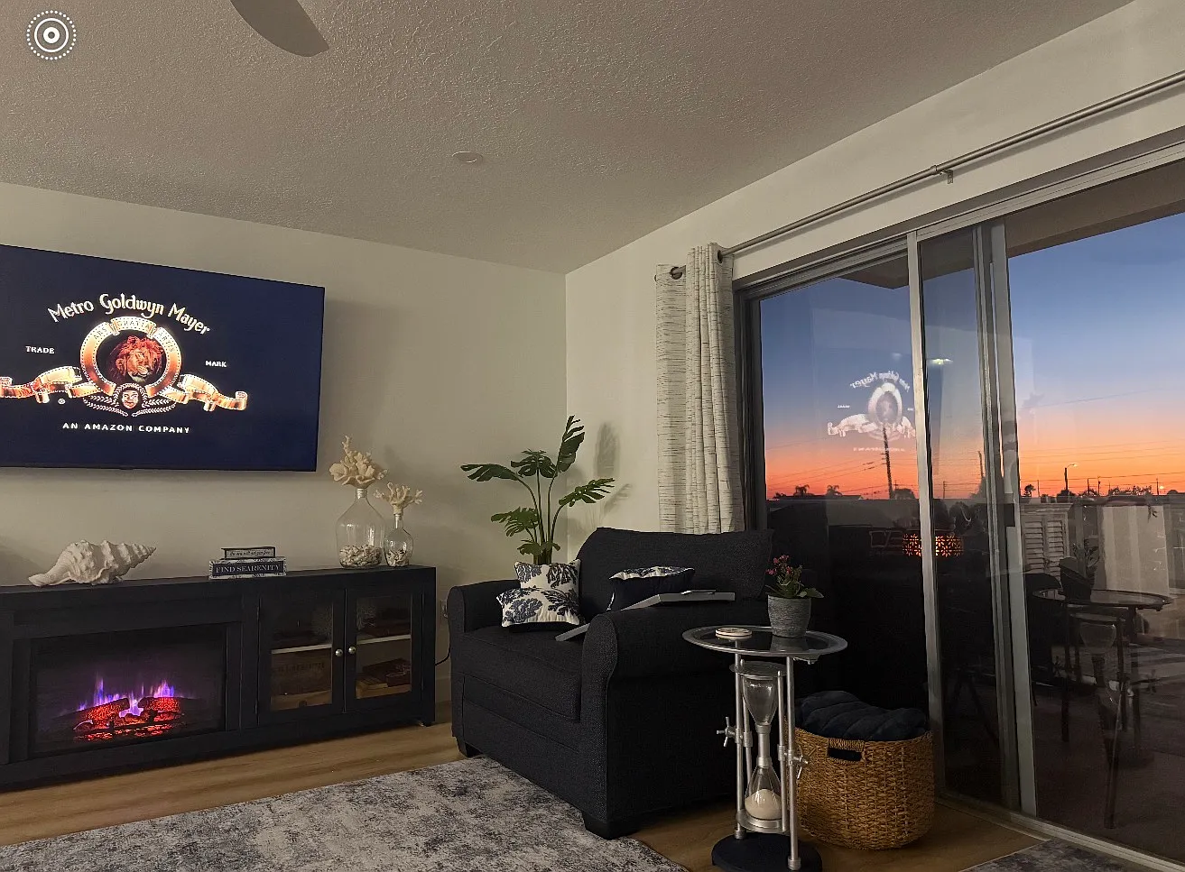 2 bed, 1040 sqft, $2,750 — Photo 1