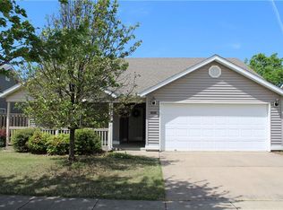 1275 S Holland Dr, Fayetteville, AR 72704