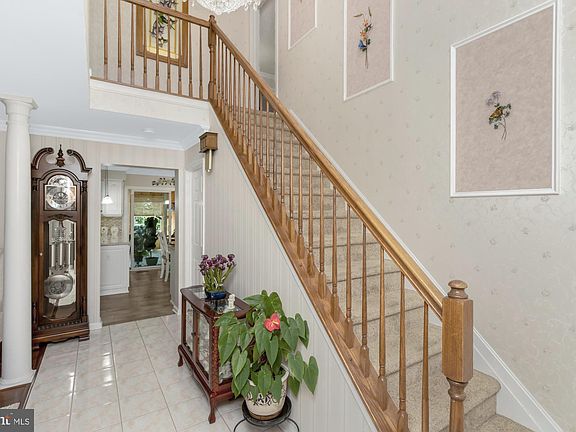 4th image of 801 Oaklawn Dr