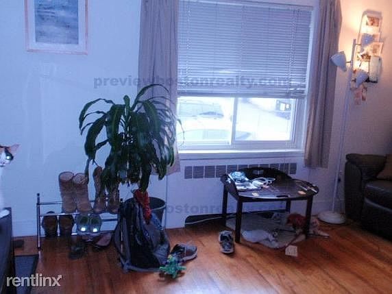 4th image of 8 Brock St #1ZC