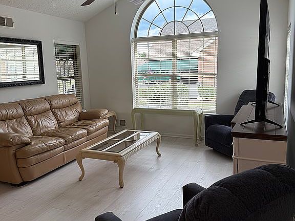 3rd image of 4368 Steuben Woods Dr