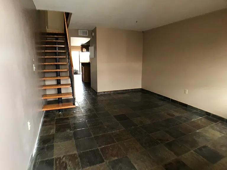 5365 Palm Ave #15 — Photo 5