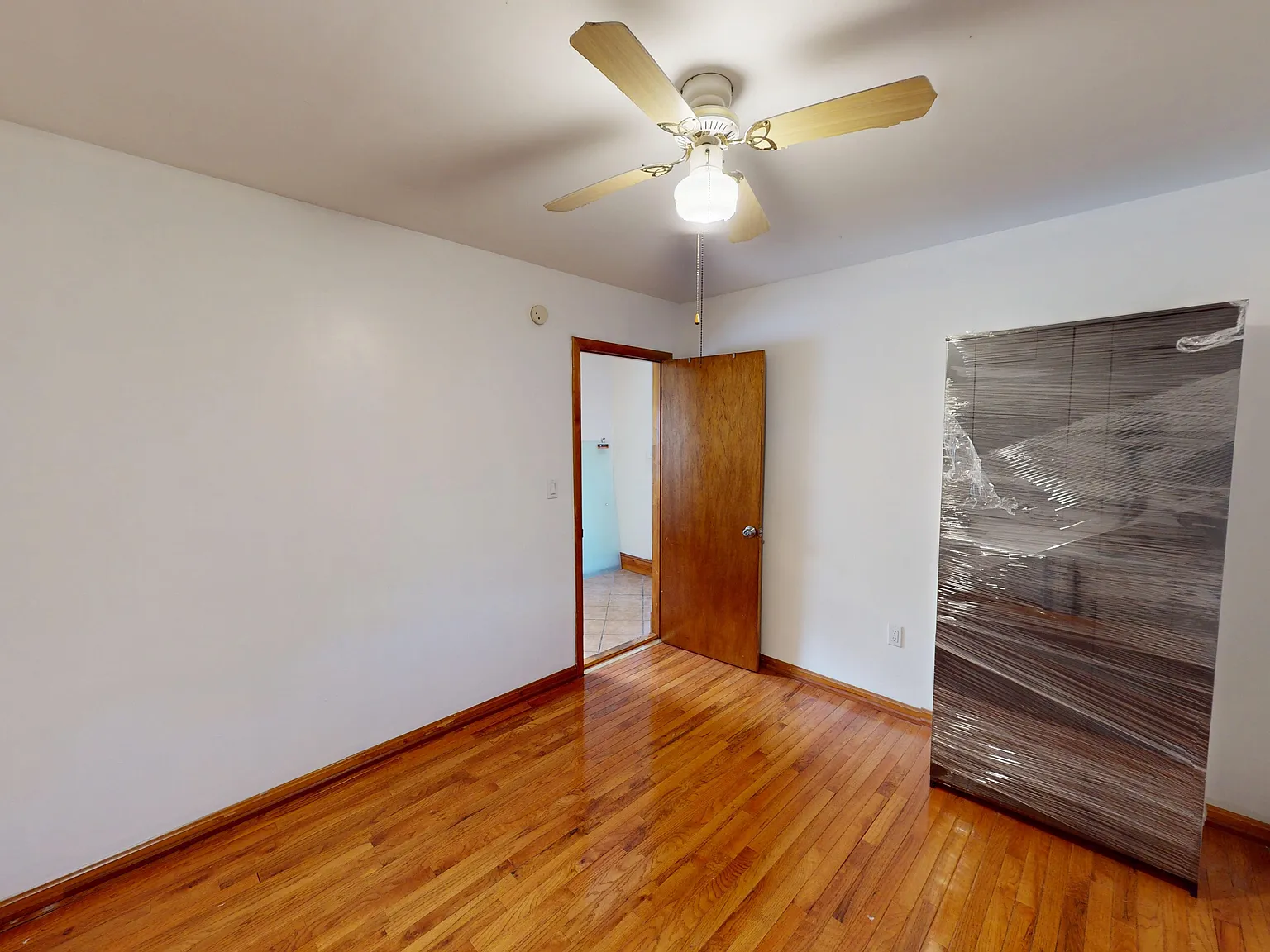 3 bed, 850 sqft, $3,100 — Photo 4