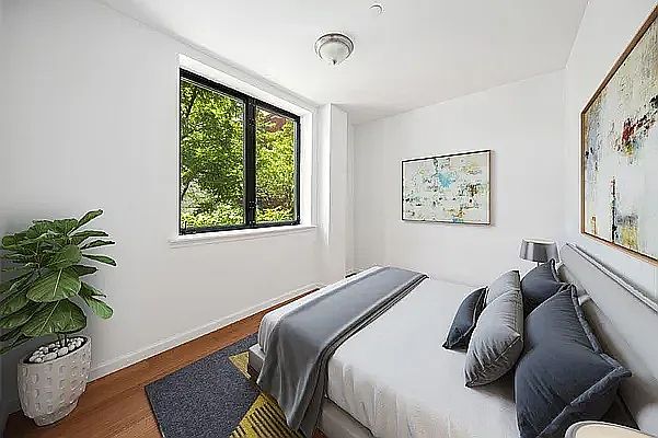 2nd image of 1980 Amsterdam Ave #5E